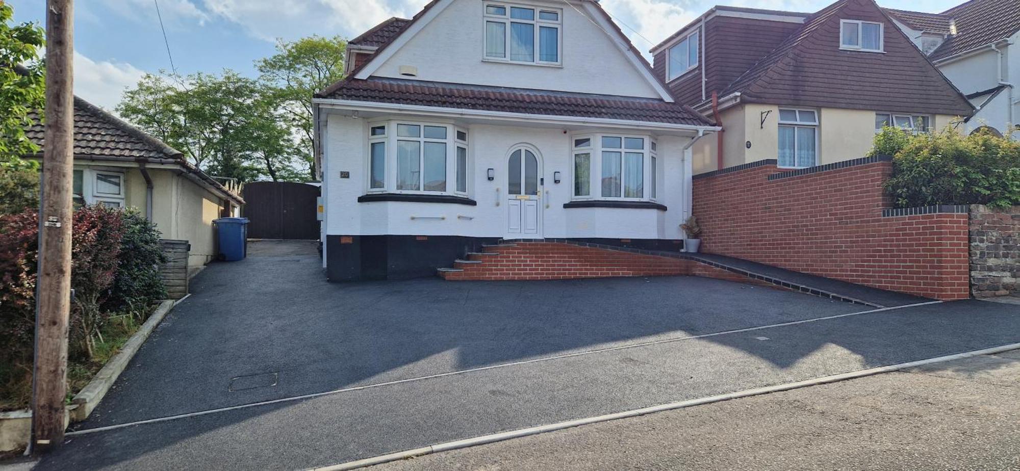 Chezzas Homestay Poole Exterior photo